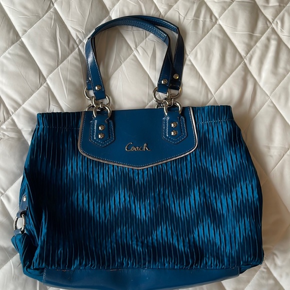 Coach - Picture 1 of 2